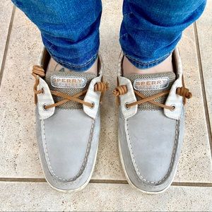 Women’s 8.5 Sperry shoes